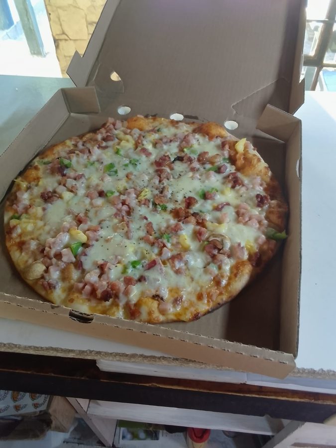 Best of Both World's pizza