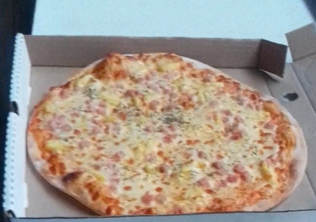 Hawaiian pizza